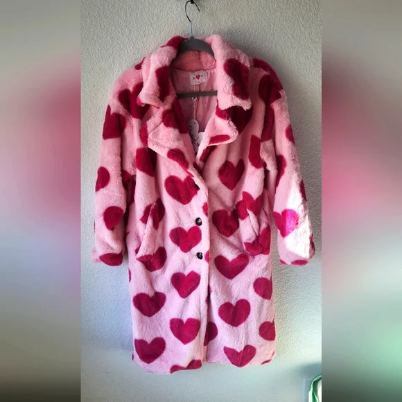Buddy Love Zoey Oversized Faux Fur Coat in Blossom pink heart print NWT - Picture 4 of 10